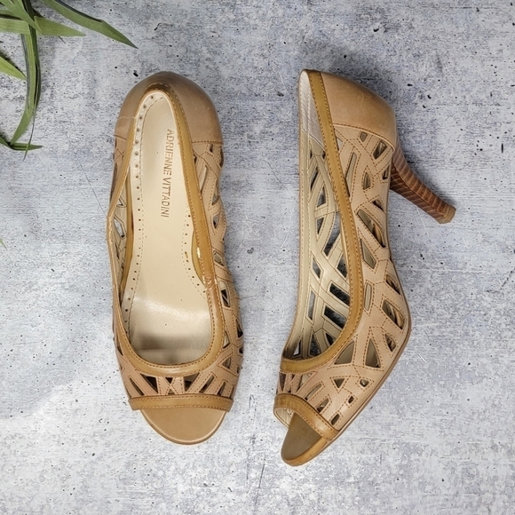 Adrienne Vittadini | Grandy Tan Leather Cutout Peep Toe 3" Heels Size 7 - Picture 1 of 12
